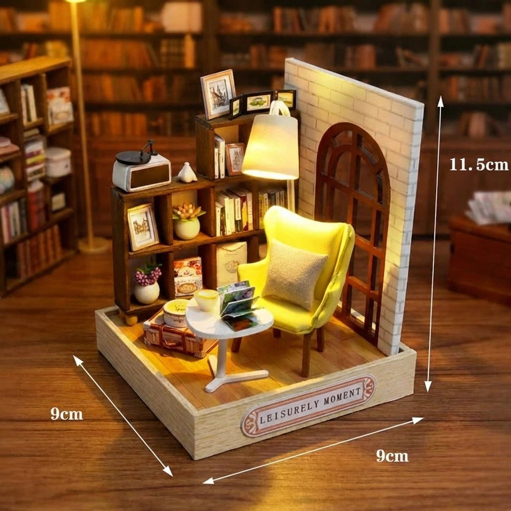 Miniature en bois thème Moment de Détente, vue avec Dimensions, éclairage LED chaleureux, décoration Nook-It.