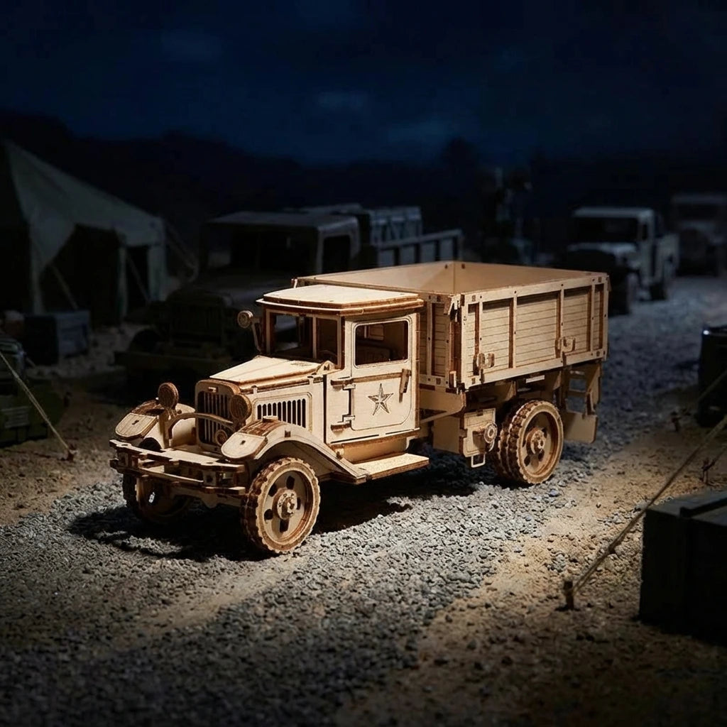 Puzzle 3D en bois thème Convoi Militaire, vue Ambiance Nuit, éclairage externe mettant en valeur la maquette, décoration Nook-It