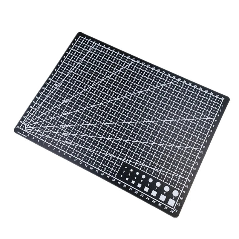 Tapis de découpe format A3 déplié sur toute sa longueur