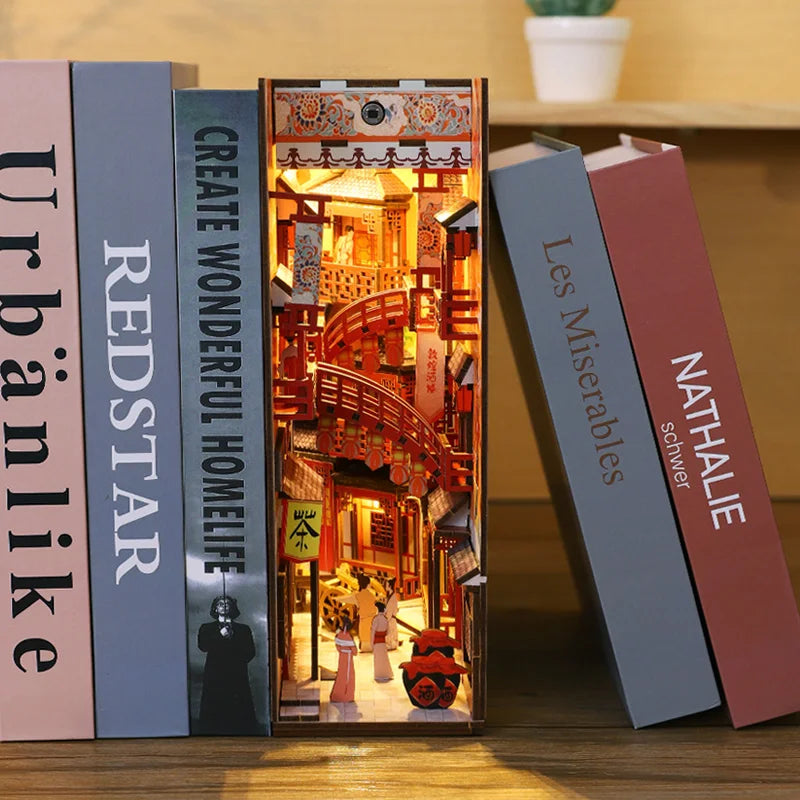 Book Nook - Sakura Densya - Zen Japonais Rouge