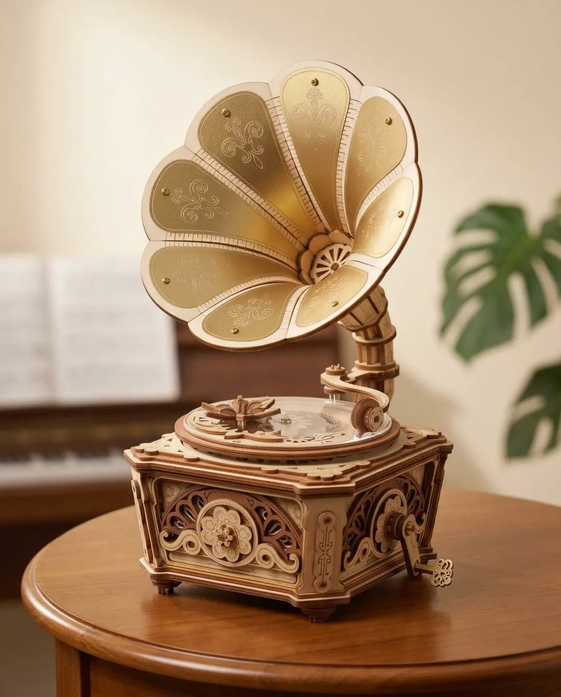 Puzzle 3D mécanique Gramophone Diva de Robotime monté, pavillon doré et coffret en bois