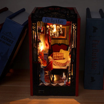 Book Nook en bois thème Antre du Vampire, vue de face, éclairage LED chaleureux, décoration Nook-It.