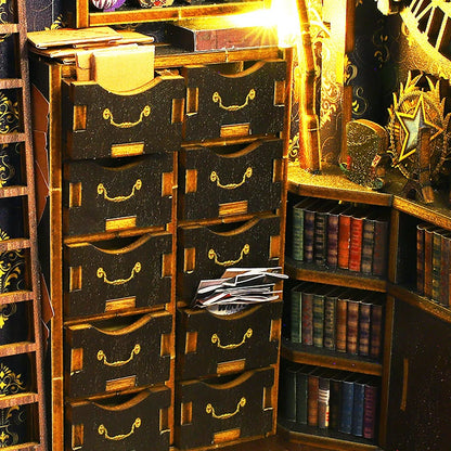 détail du Book Nook : casier a dossier de détective.