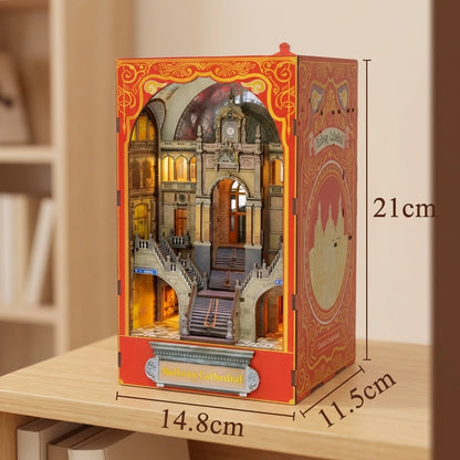 vision recto avec dimensions Cathédrale de Chemin de Fer, décoration Book Nook. Nook-It