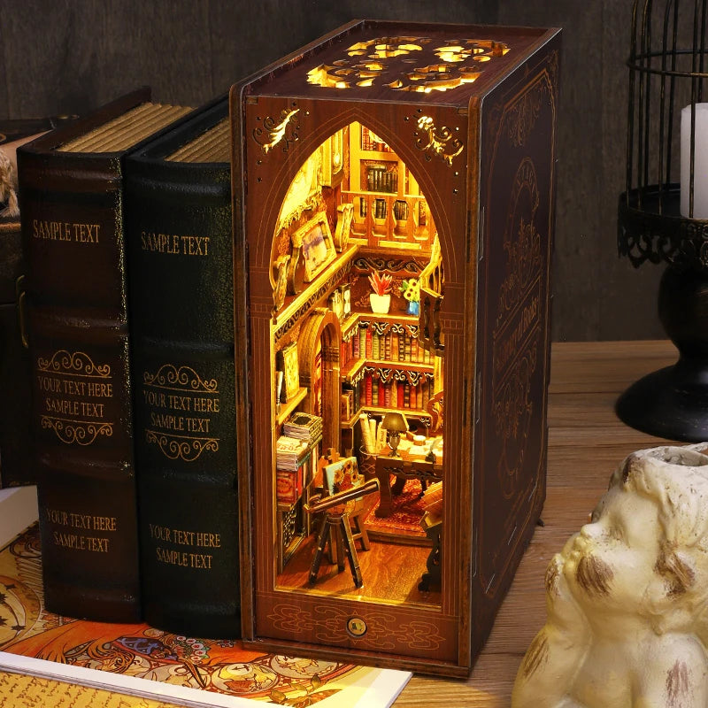 Book Nook en bois thème Chambre du Savoir - Bibliothèque de Sagesse, vue Plongeante, éclairage LED chaleureux, décoration