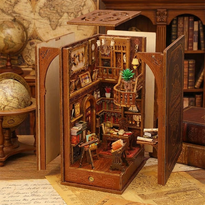 Book Nook en bois thème Chambre du Savoir - Bibliothèque de Sagesse, vue Vue Éclatée, éclairage LED chaleureux, décoration Nook-It