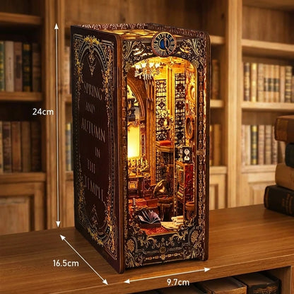 Book Nook en bois thème La Chapelle du Savoir - Temple de Sagesse, vue avec dimensions, éclairage LED chaleureux, décoration Nook-It