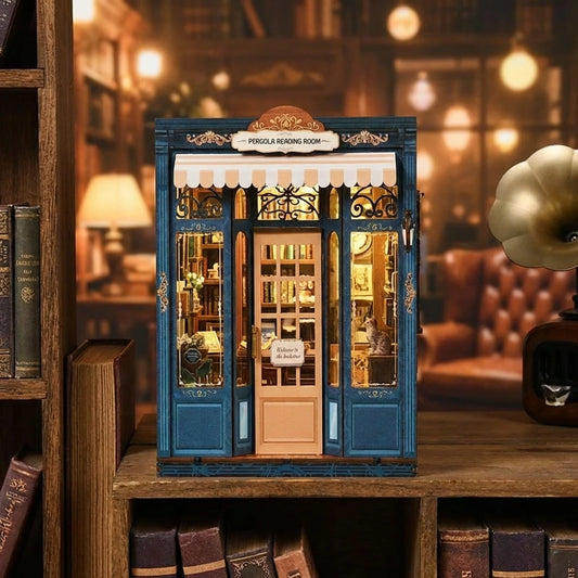 Book Nook en bois thème le coin lecture librairie, vue face, éclairage LED chaleureux, décoration Nook-It.