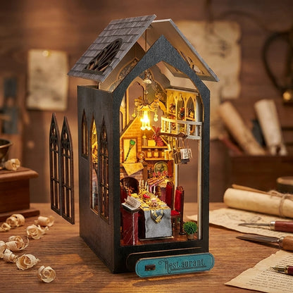 Book Nook en bois thème Magic Restaurant, vue Éclatée, éclairage LED chaleureux, décoration Nook-It.