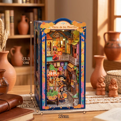 Dimensions du Book Nook Plaza de los Muertos assemblé : 23,3 cm de haut et 18,3 cm de large