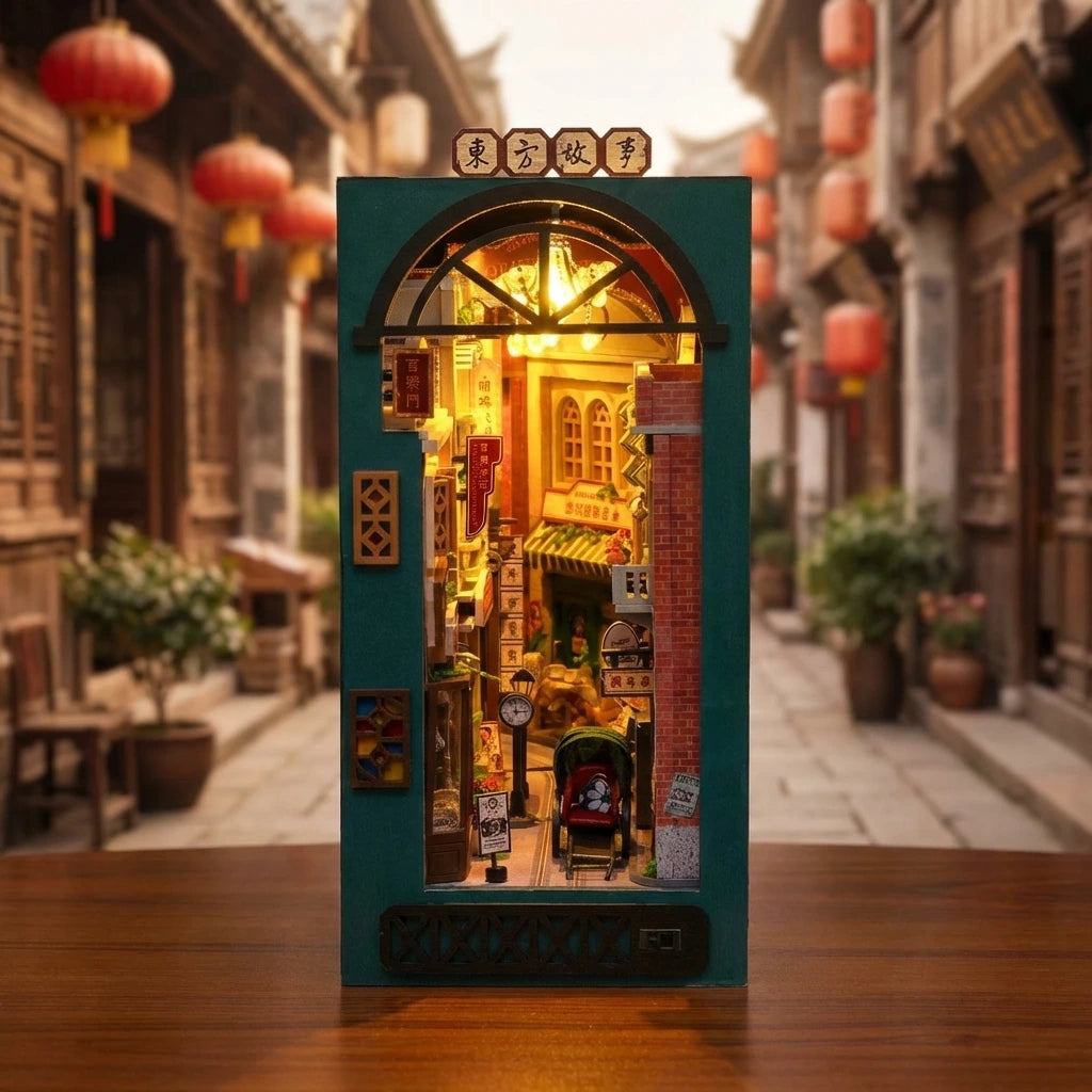 Book Nook en bois thème Ruelle Oriental Asie, vue Face de jour, éclairage LED chaleureux, décoration Nook-It.