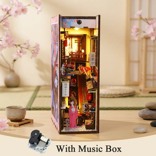 Book Nook en bois thème Sakura Densya - Zen Japonais Rose avec Musique, vue Face, éclairage LED chaleureux, décoration Nook-It