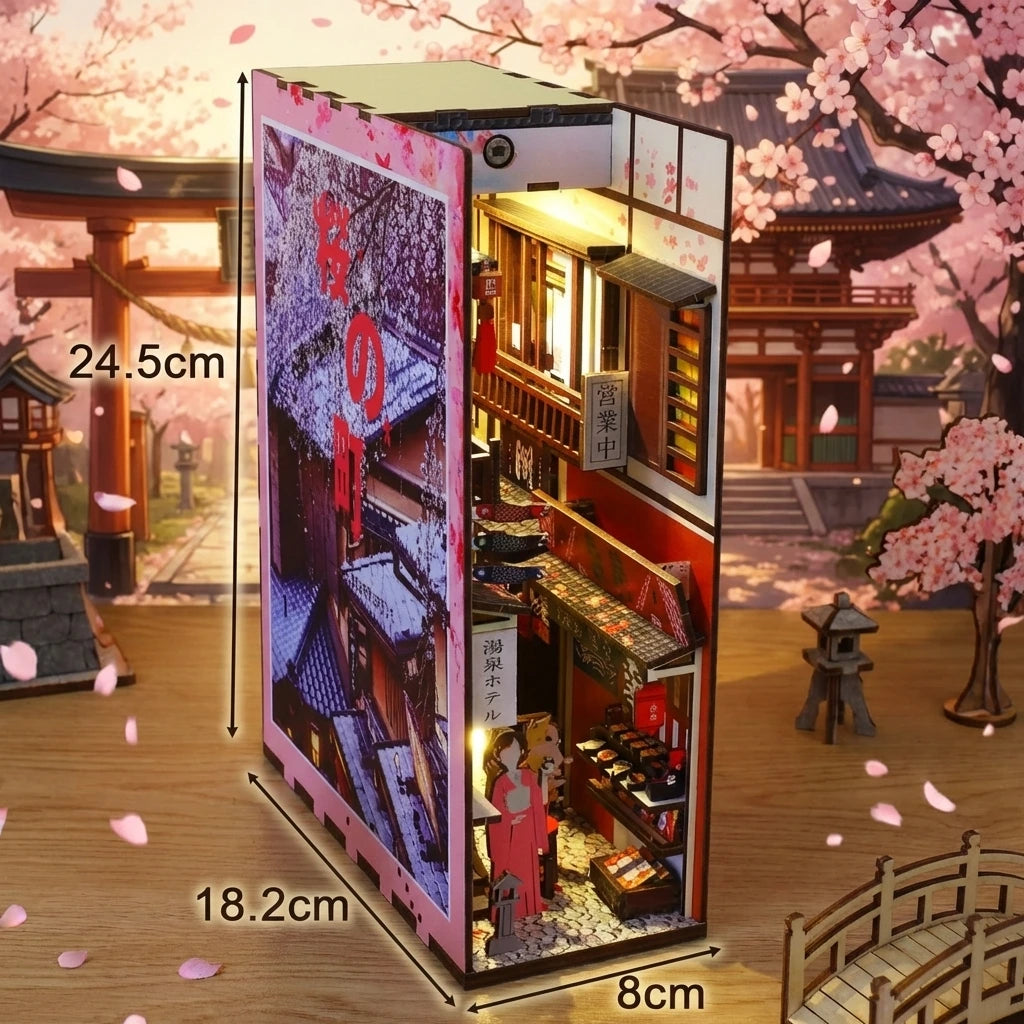 Book Nook en bois thème Ruelle Japonaise (Kyoto), vue avec dimensions, éclairage LED chaleureux, décoration Nook-It.