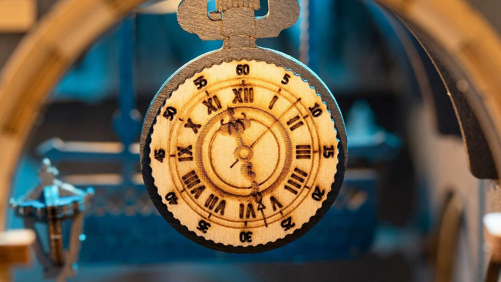Une montre à gousset en guise d'horloge