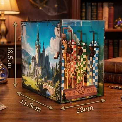 Book Nook en bois thème Tournoi de Quidditch, vue avec Dimensions, éclairage LED chaleureux, décoration Nook-It.