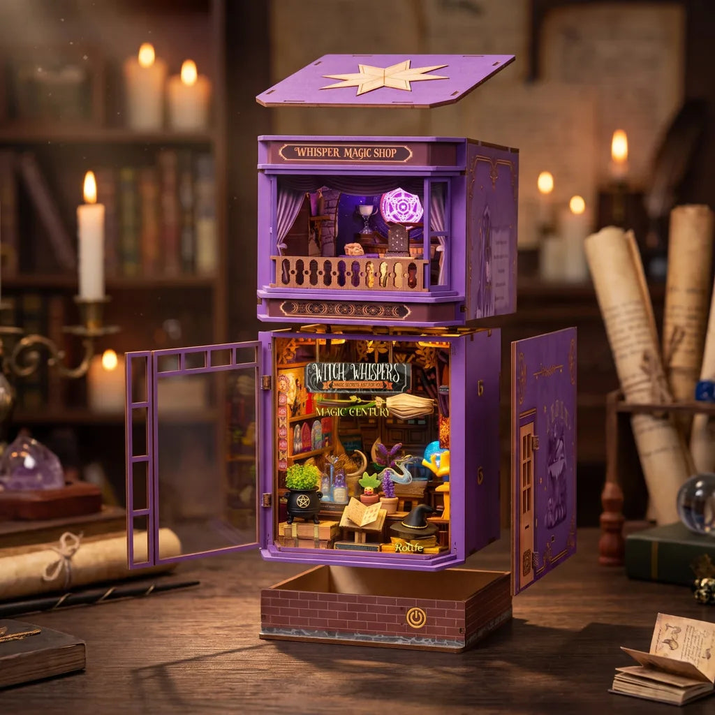 Vue éclatée du book nook Whisper Magic Shop : toit, étage, vitrine, flanc et socle