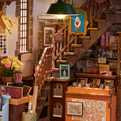Escalier en bois du book nook Wisdom Stationery Shop menant à la mezzanine
