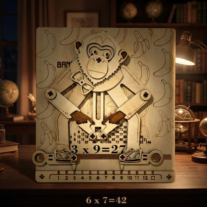 Puzzle 3D en bois thème le singe calculateur Éducatif, vue Ambiance Nuit, éclairage externe mettant en valeur la maquette, décoration Nook-It.