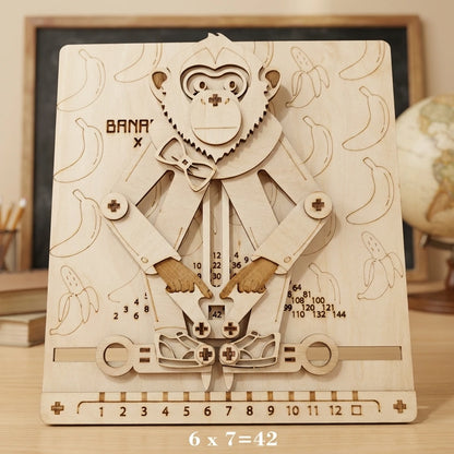 Puzzle 3D en bois thème singe calculateur Éducatif, vue Face, éclairage externe mettant en valeur la maquette, décoration Nook-It.