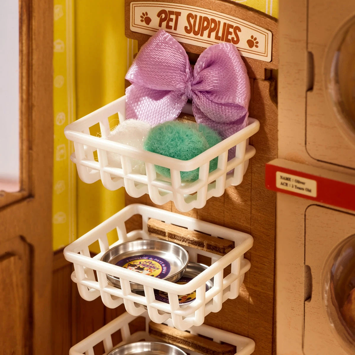 Détail des paniers d'accessoires pour animaux de la maison miniature Fluffy Pets