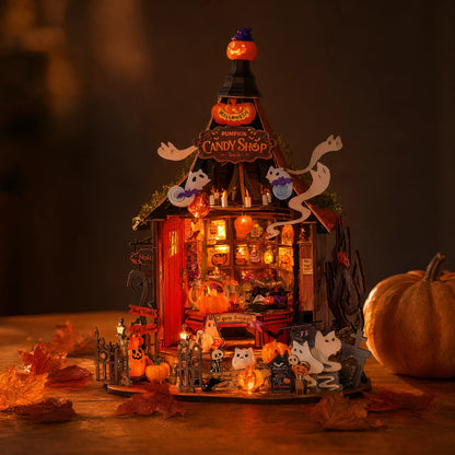 Haunted Candy House la nuit, maison miniature en bois, lueur LED chaude et decor phosphorescent