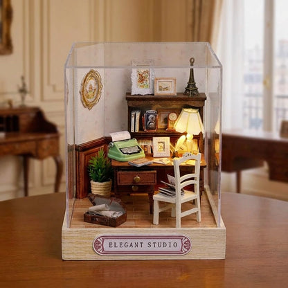 Miniature en bois thème Studio Elegant à Paris, vue Face, éclairage LED chaleureux, décoration Nook-It.