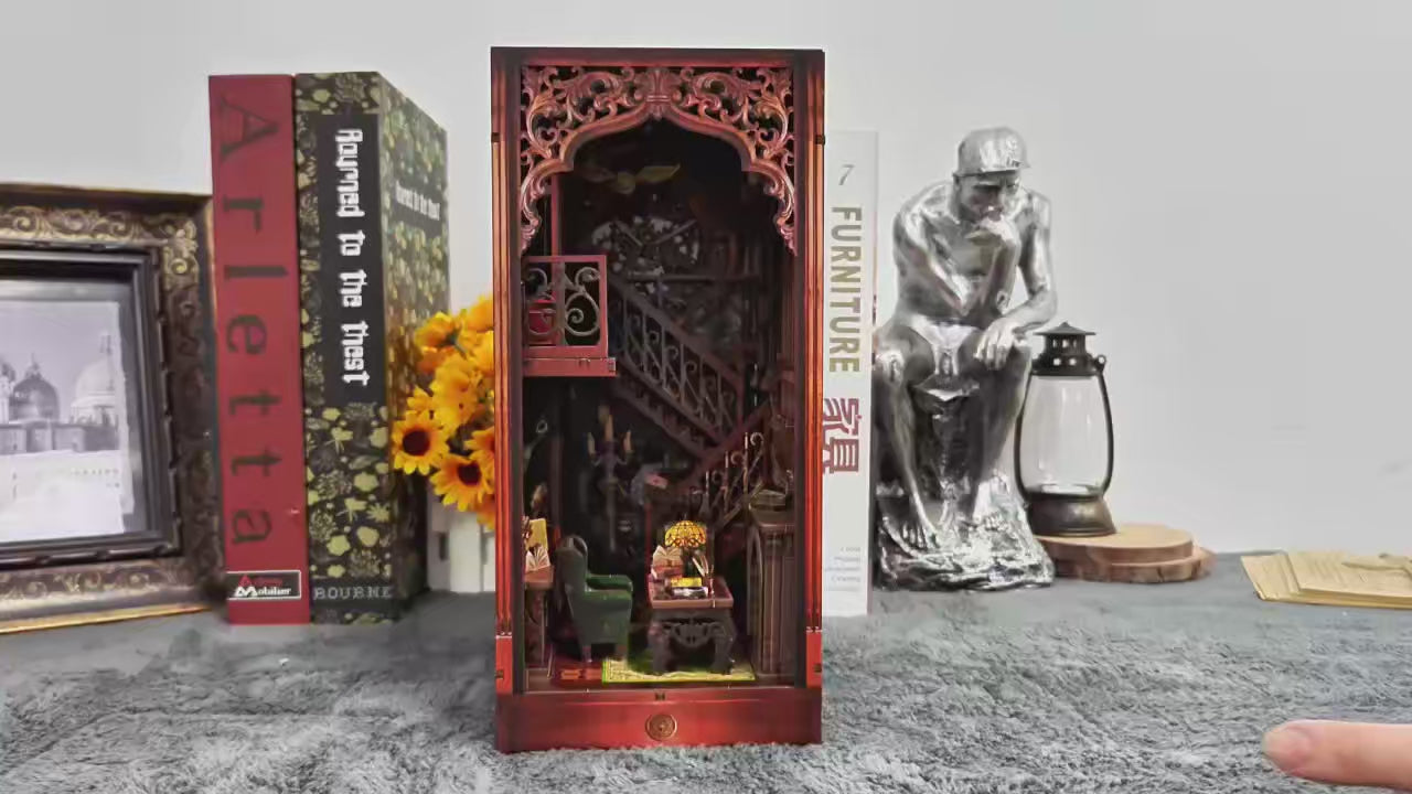 Vidéo de présentation du Book Nook La Bibliothèque Magique en bois avec éclairage LED - Nook-It