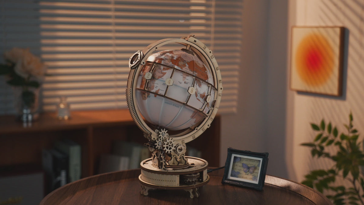 Vidéo de présentation du globe lumineux ROKR qui tourne et s'allume