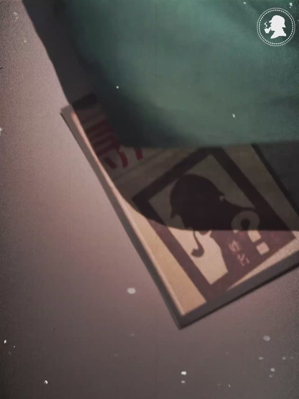 Vidéo de présentation du Book Nook Detective Agency Sherlock Holmes en bois avec éclairage LED - Nook-It