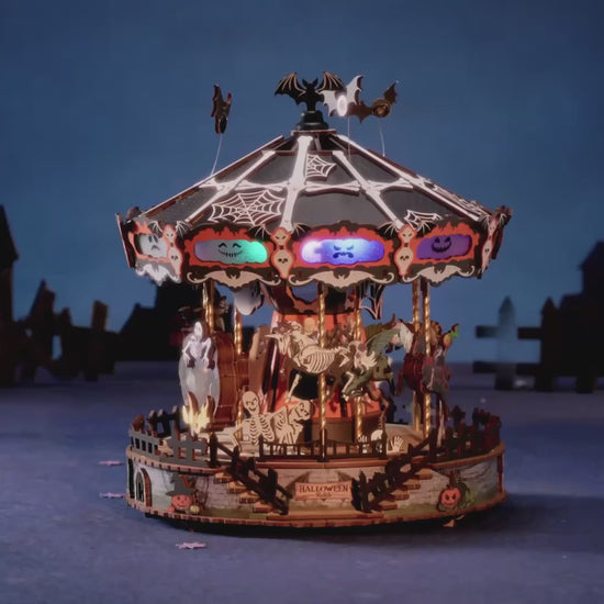 video Phantom Waltz Rolife : manège d'Halloween musical qui tourne et s'illumine