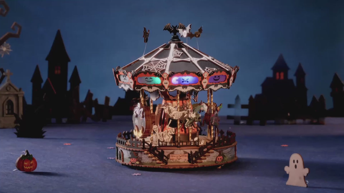 video Phantom Waltz Rolife : manège d'Halloween musical qui tourne et s'illumine