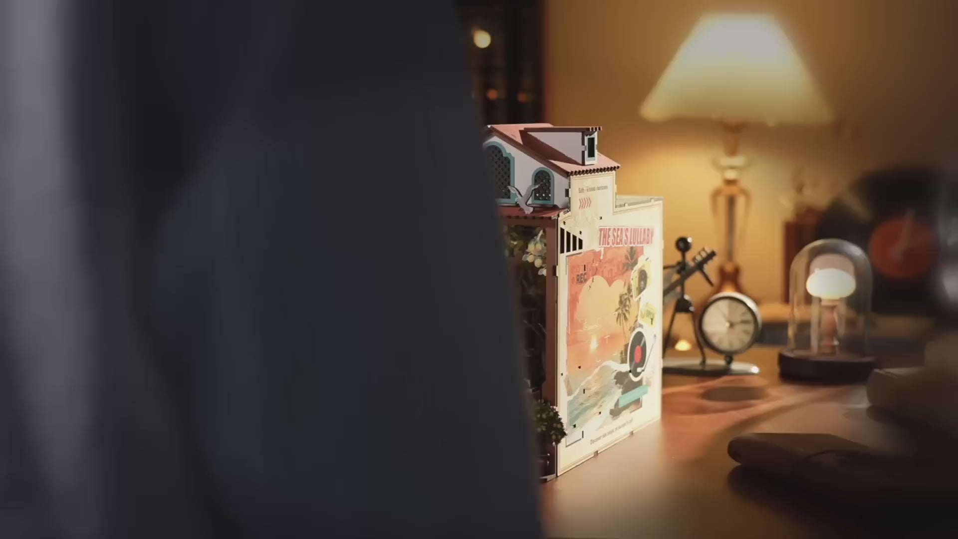 Vidéo officielle du book nook Rolife Sunset Isle, montage et éclairage LED