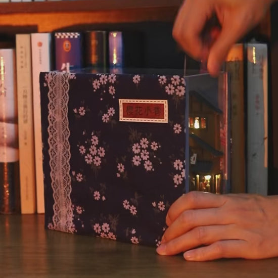 Vidéo de présentation du Book Nook Dépliable Rue Japonaise Typique en bois avec éclairage LED - Nook-It