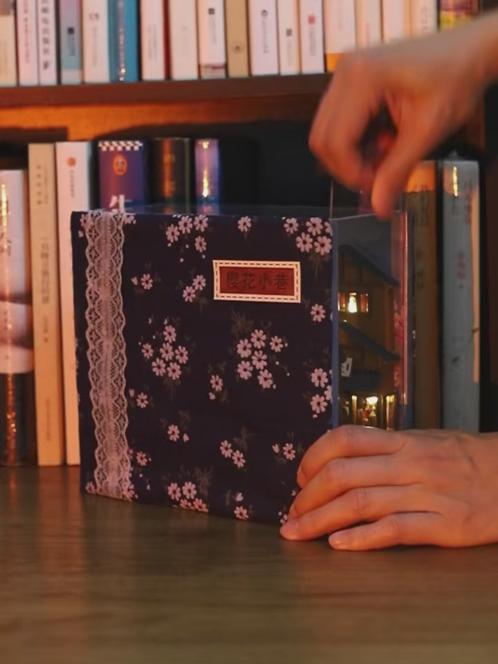 Vidéo de présentation du Book Nook Dépliable Rue Japonaise Typique en bois avec éclairage LED - Nook-It
