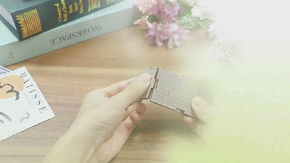 Vidéo de présentation du Book Nook La Serre de Lecture en bois avec éclairage LED - Nook-It