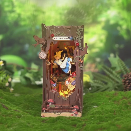 Vidéo de présentation du book nook Alice Fall into Wonder monté et éclairé