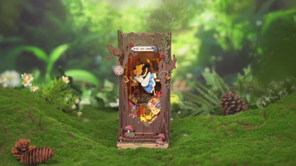 Vidéo de présentation du book nook Alice Fall into Wonder monté et éclairé