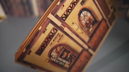 Vidéo de présentation du Book Nook La Bibliothèque Privée de Rudiger en bois avec éclairage LED - Nook-It