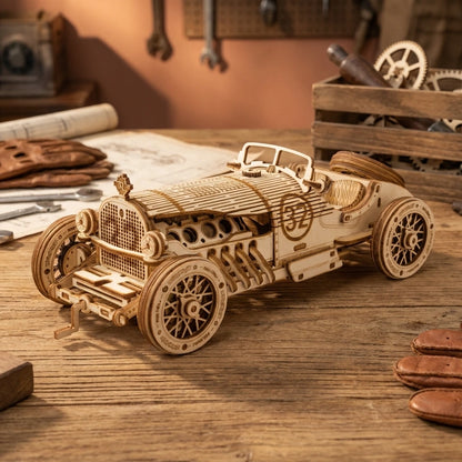 Puzzle 3D en bois thème Auto de Course Vintage n°32, vue Angle 45°, éclairage externe mettant en valeur la maquette, décoration 