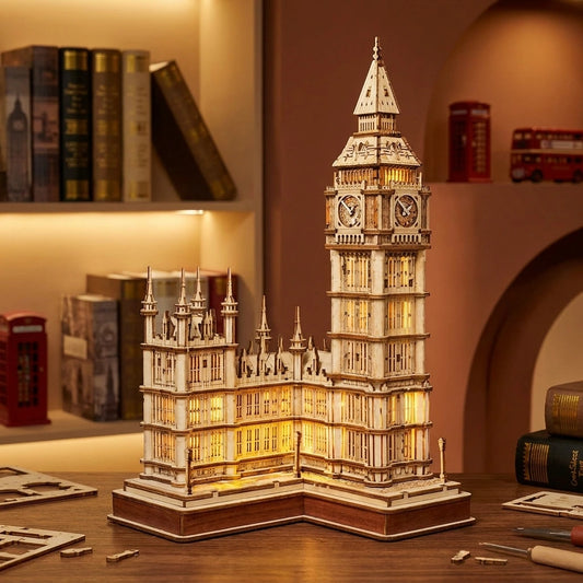 Maquette Big Ben et Westminster en bois illuminée le soir, décoration British avec cabine téléphonique rouge