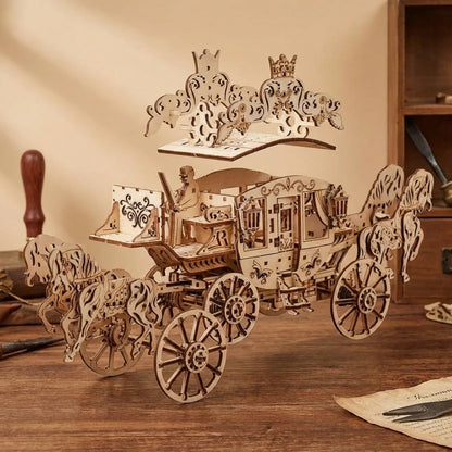 Puzzle 3D en bois thème Carrosse Royal, vue Éclatée, éclairage externe mettant en valeur la maquette, décoration Nook-It.