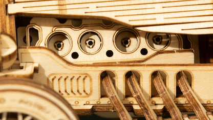 Détail des cylindres et de la grille latérale du capot, puzzle 3D en bois L'Héritage Automobile