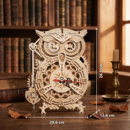 Horloge hibou en bois avec ses dimensions 20,6 x 12,8 x 26,5 cm