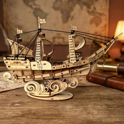Puzzle 3D en bois thème Le Galion des Mers, vue Angle 45°, éclairage externe mettant en valeur la maquette, décoration Nook-It