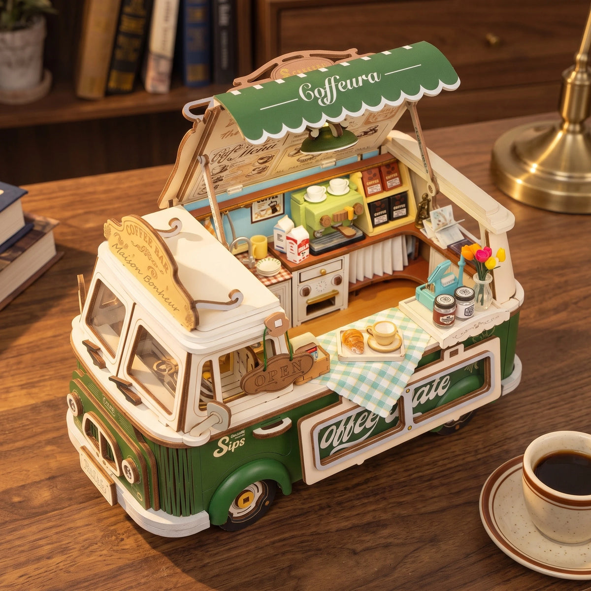 Vue plongeante dans le Leo's Coffee Truck ouvert, comptoir, machine à expresso et cuisine