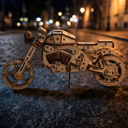 Image de La Custom Cruiser de profile de nuit, avec éclairage pour mise en valeur.