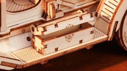 Gros plan de la malle arrière et du pare-chocs en bois du puzzle 3D Le Roadster Rétro